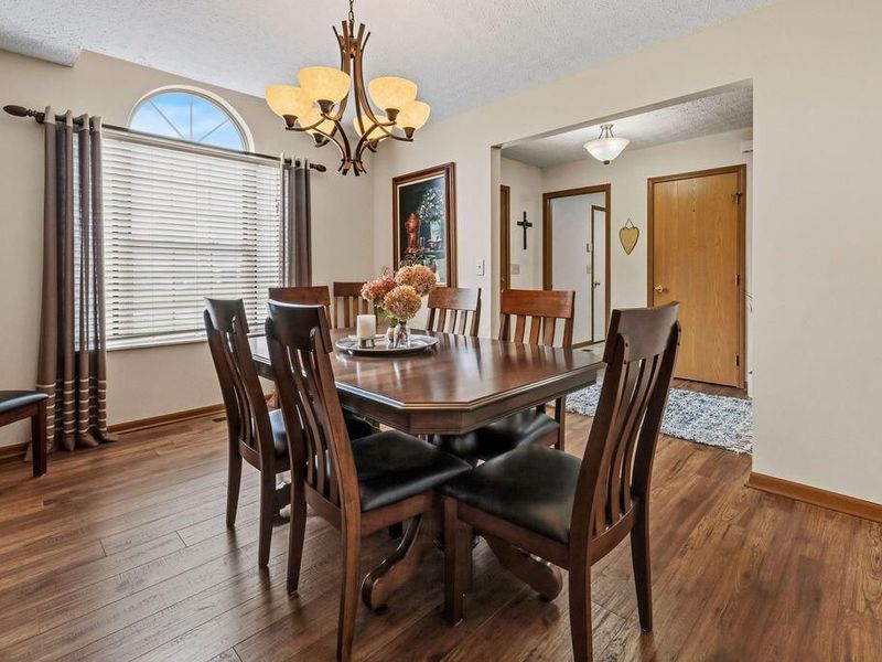 7686 Pinehill Road, Lewis Center, OH 43035 Photo 10
