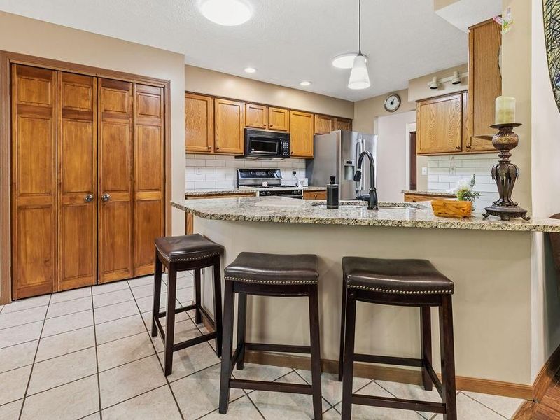7686 Pinehill Road, Lewis Center, OH 43035 Photo 19