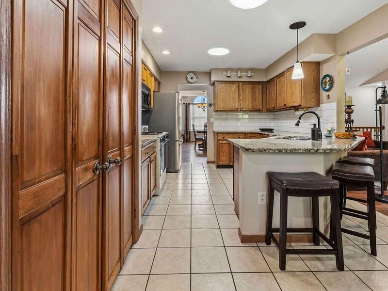7686 Pinehill Road, Lewis Center, OH 43035 Photo 20