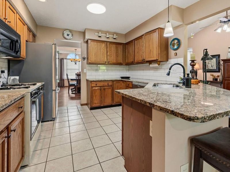 7686 Pinehill Road, Lewis Center, OH 43035 Photo 21