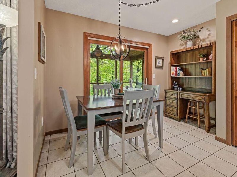 7686 Pinehill Road, Lewis Center, OH 43035 Photo 27