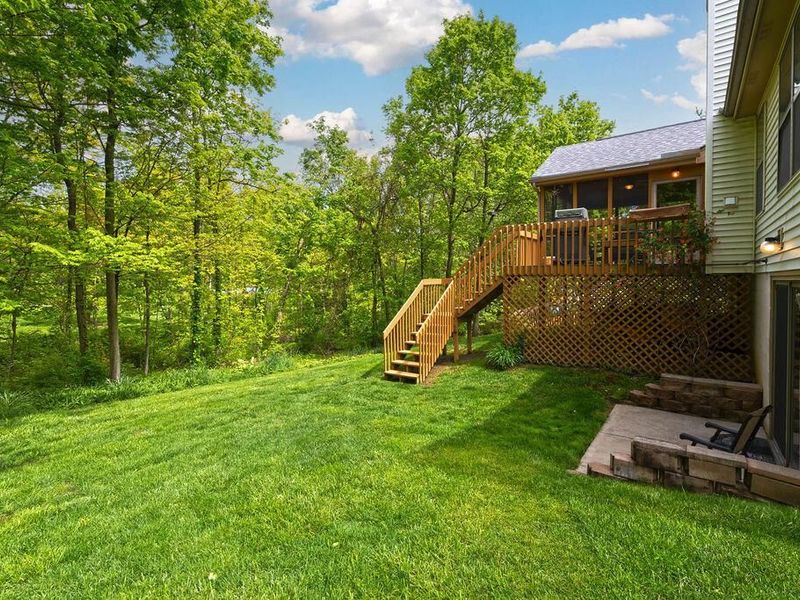 7686 Pinehill Road, Lewis Center, OH 43035 Photo 4