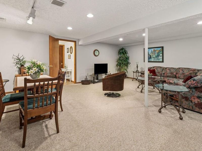 7686 Pinehill Road, Lewis Center, OH 43035 Photo 50