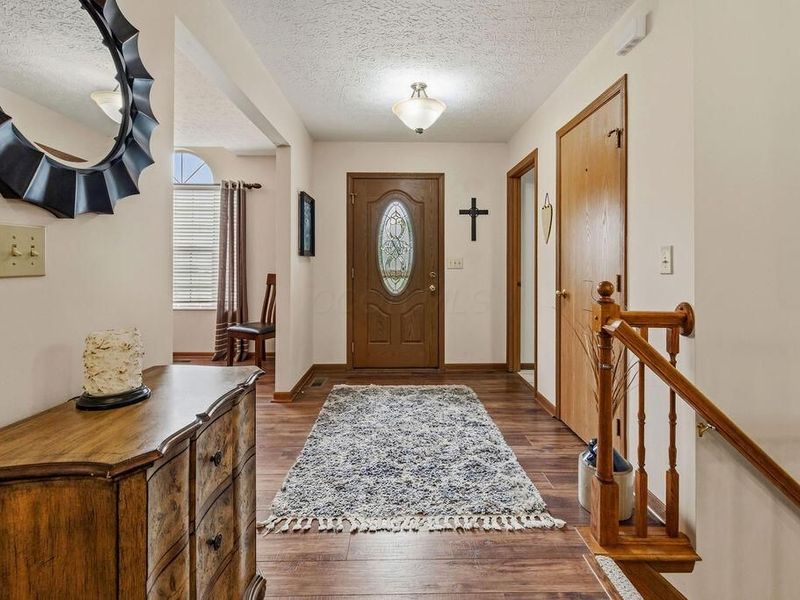 7686 Pinehill Road, Lewis Center, OH 43035 Photo 7