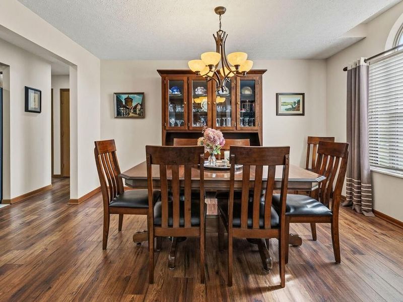 7686 Pinehill Road, Lewis Center, OH 43035 Photo 9