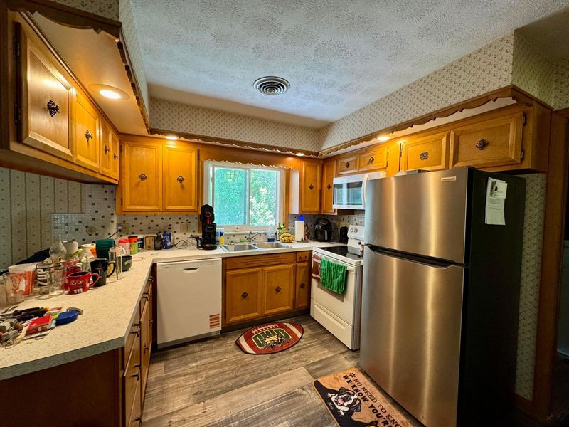 122 Saint Charles Street, Nelsonville, OH 45764 Photo 2