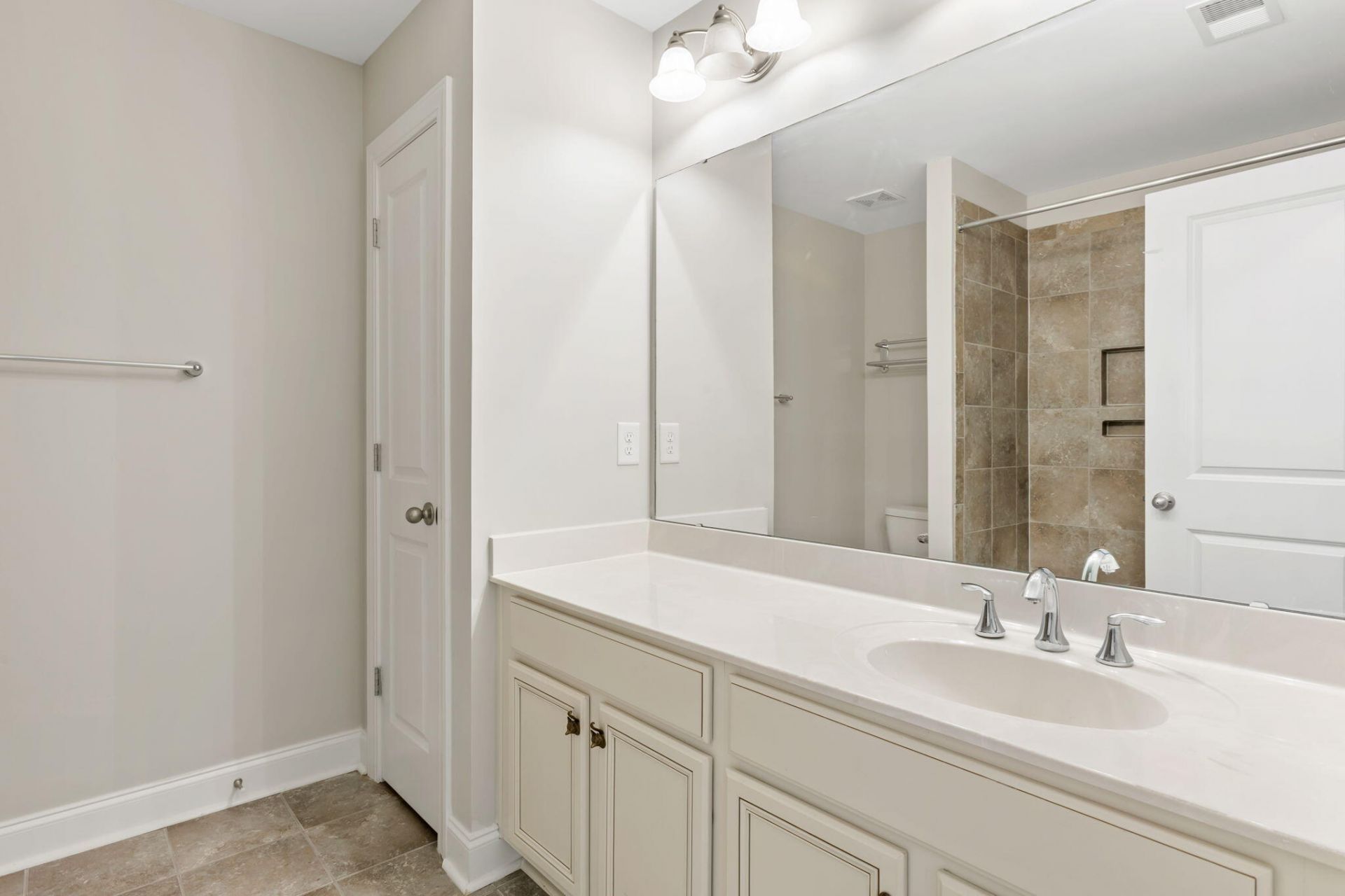 2127 Pentland Drive Photo 32