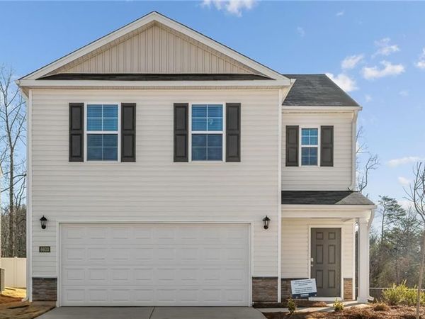 628 Beechwood Circle , Thomasville, NC 27360