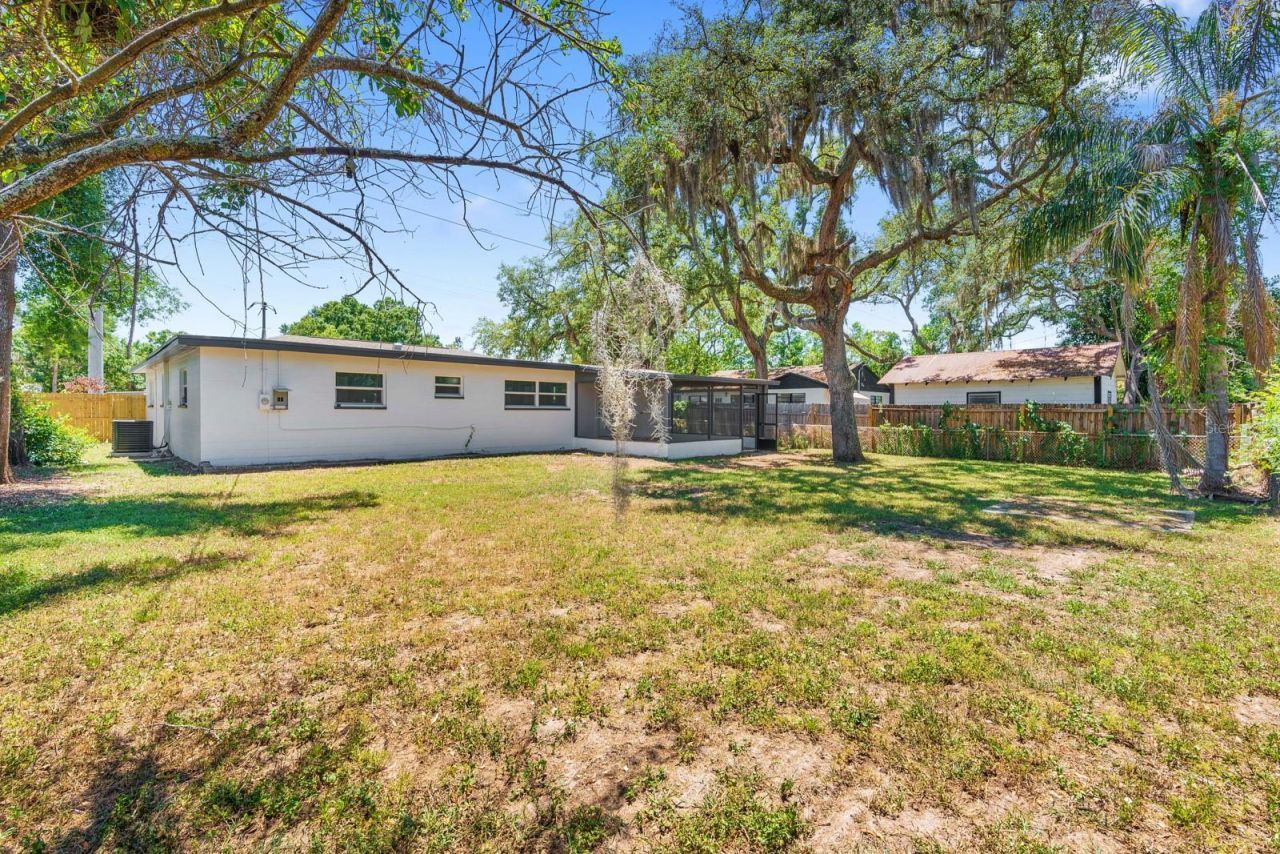 207 W Bougainvillea Avenue, Tampa, FL 33612 Photo