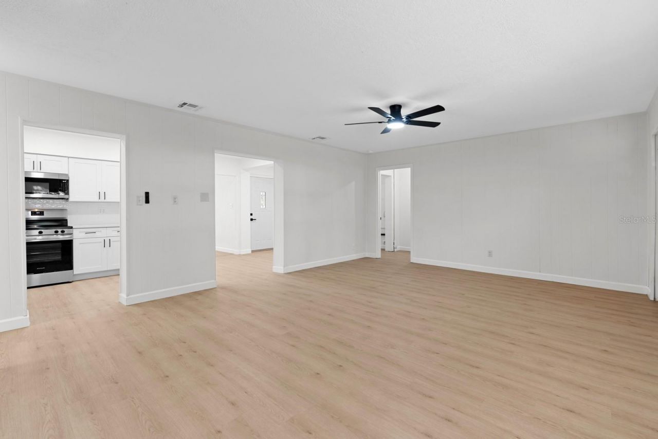 207 W Bougainvillea Avenue, Tampa, FL 33612 Photo
