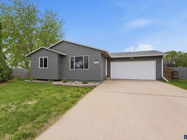 3312 S Steven Cir, Sioux Falls, SD 57106