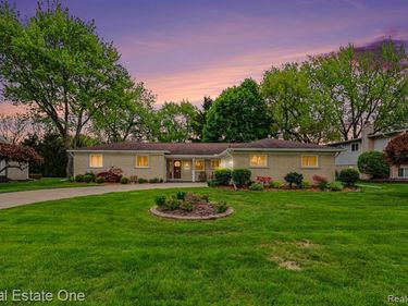 3888 Boulder Drive, Troy, MI 48084