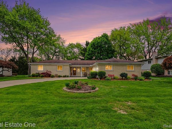 3888 Boulder Drive, Troy, MI 48084