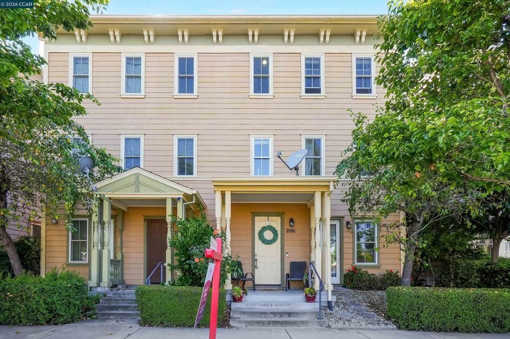 2081 Tsushima St, Hercules, CA 94547 Main Photo