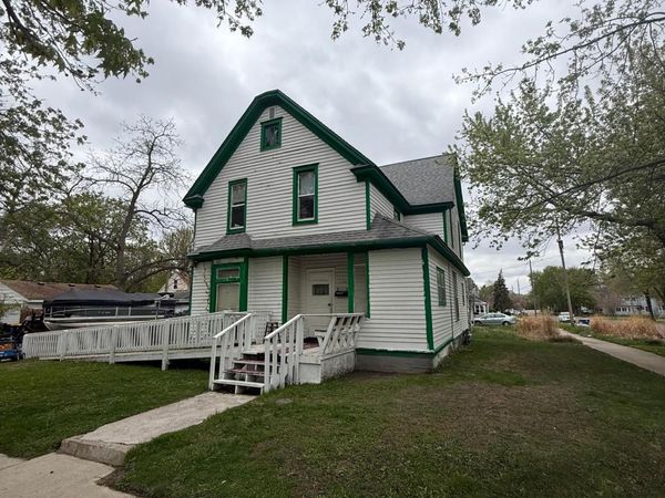 14 6th Avenue NW, Faribault, MN 55021