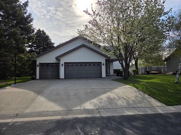 707 W Welco Drive, Montgomery, MN 56069