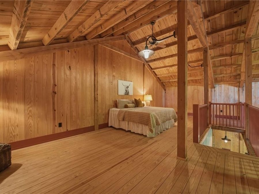 Property Image 100