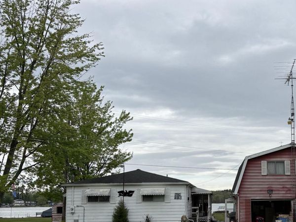 1192 Lakeview Drive, Brooklyn, MI 49230