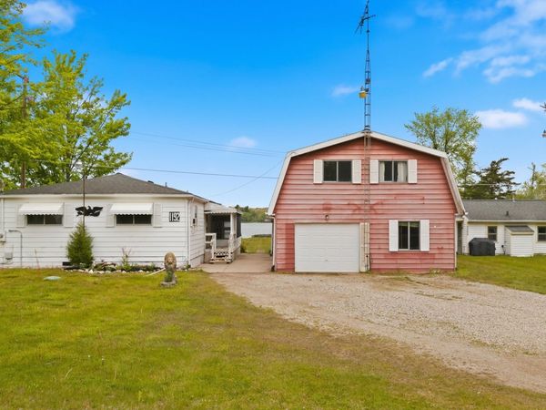 1192 Lakeview Drive, Brooklyn, MI 49230