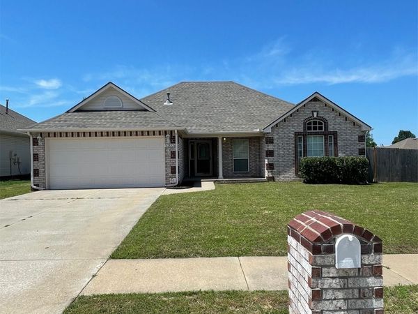 5202 Redbud Drive , Sand Springs, OK 74063
