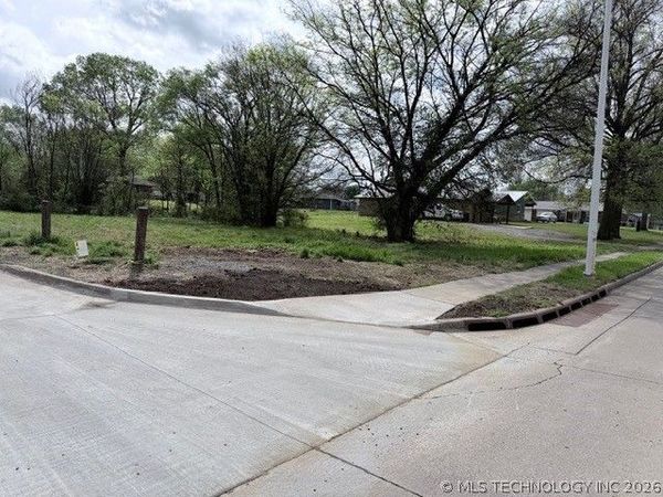 101 S Elliott Street, Pryor, OK 74361