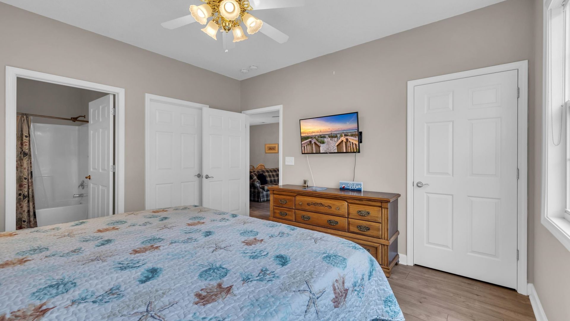5825 Catalina Dr.  Photo 16