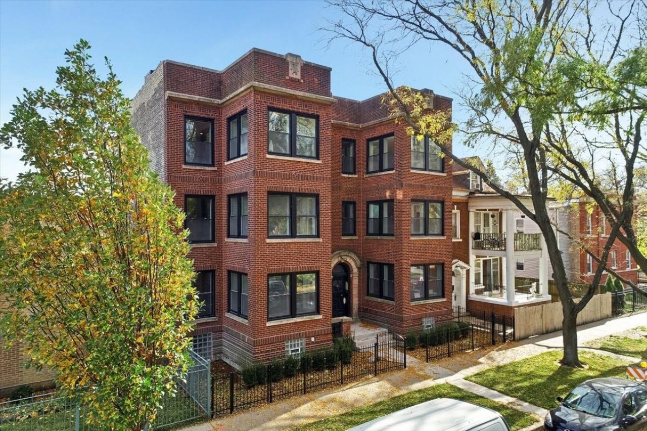 6355 N Paulina Street, Chicago, IL 60660