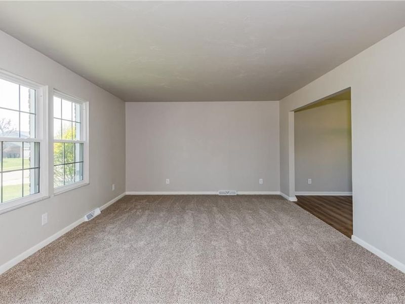 5689 Westcreek Drive, Trotwood, OH 45426 Photo 6