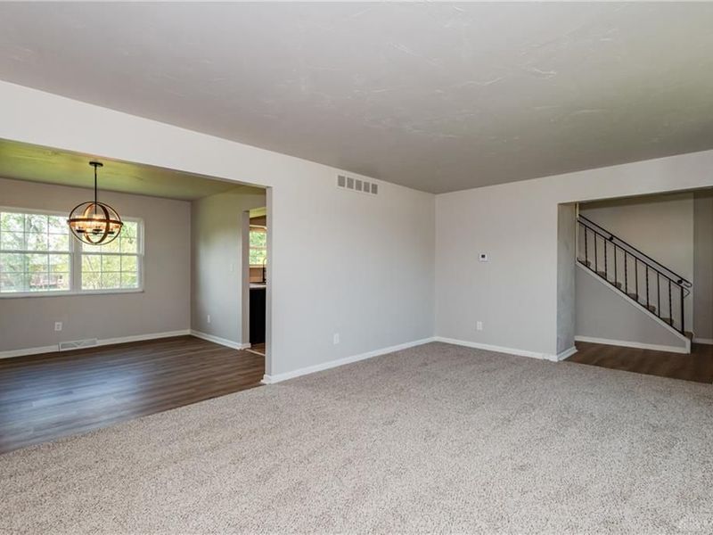 5689 Westcreek Drive, Trotwood, OH 45426 Photo 9