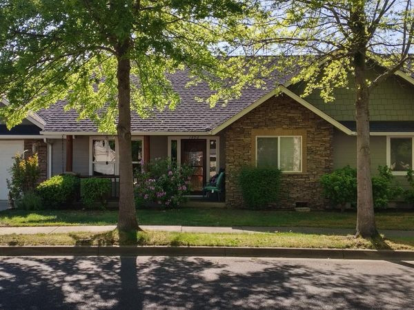1404 SW Sturgeon Court, Grants Pass, OR 97527