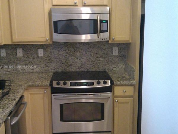 6001 SW 70th St , Unit 331, South Miami, FL 33143
