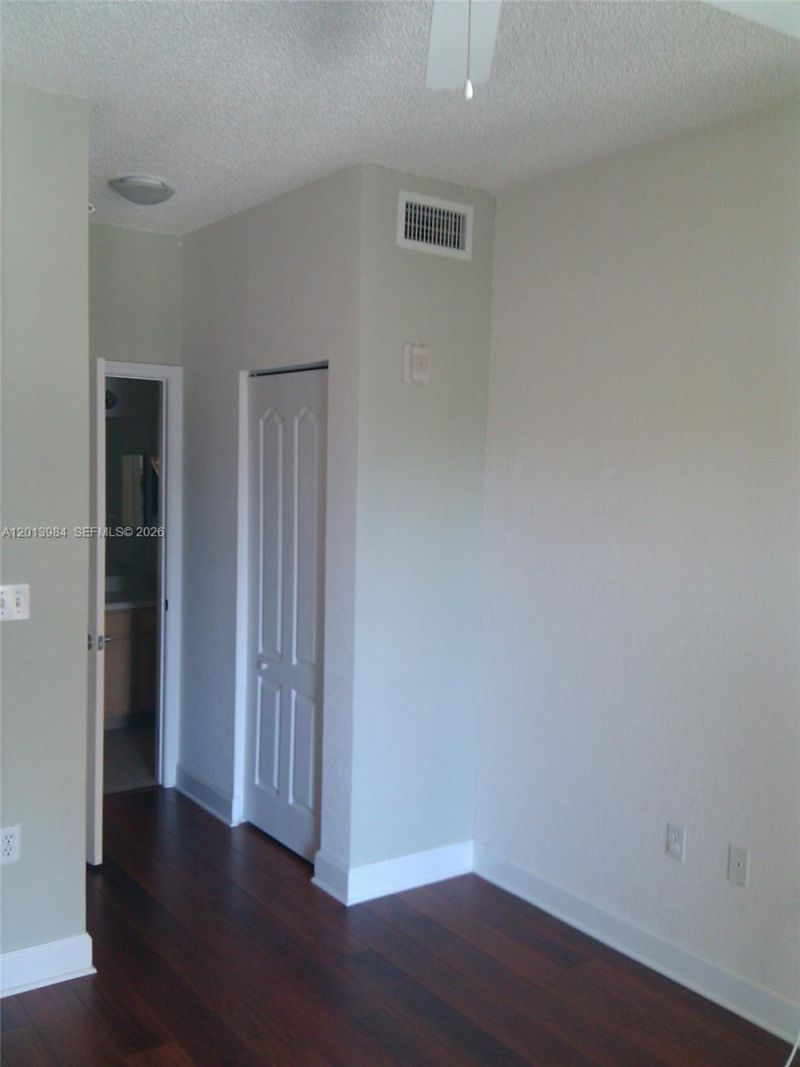 6001 SW 70th St , Unit 331, South Miami, FL 33143 Photo