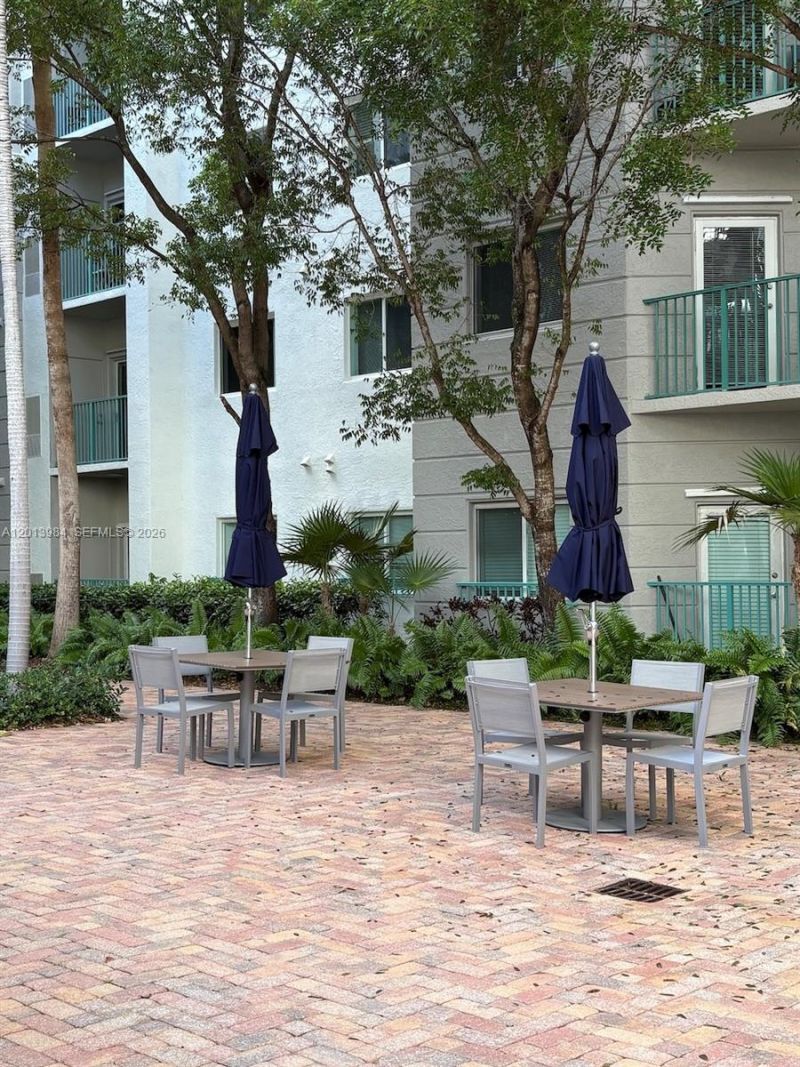 6001 SW 70th St , Unit 331, South Miami, FL 33143 Photo