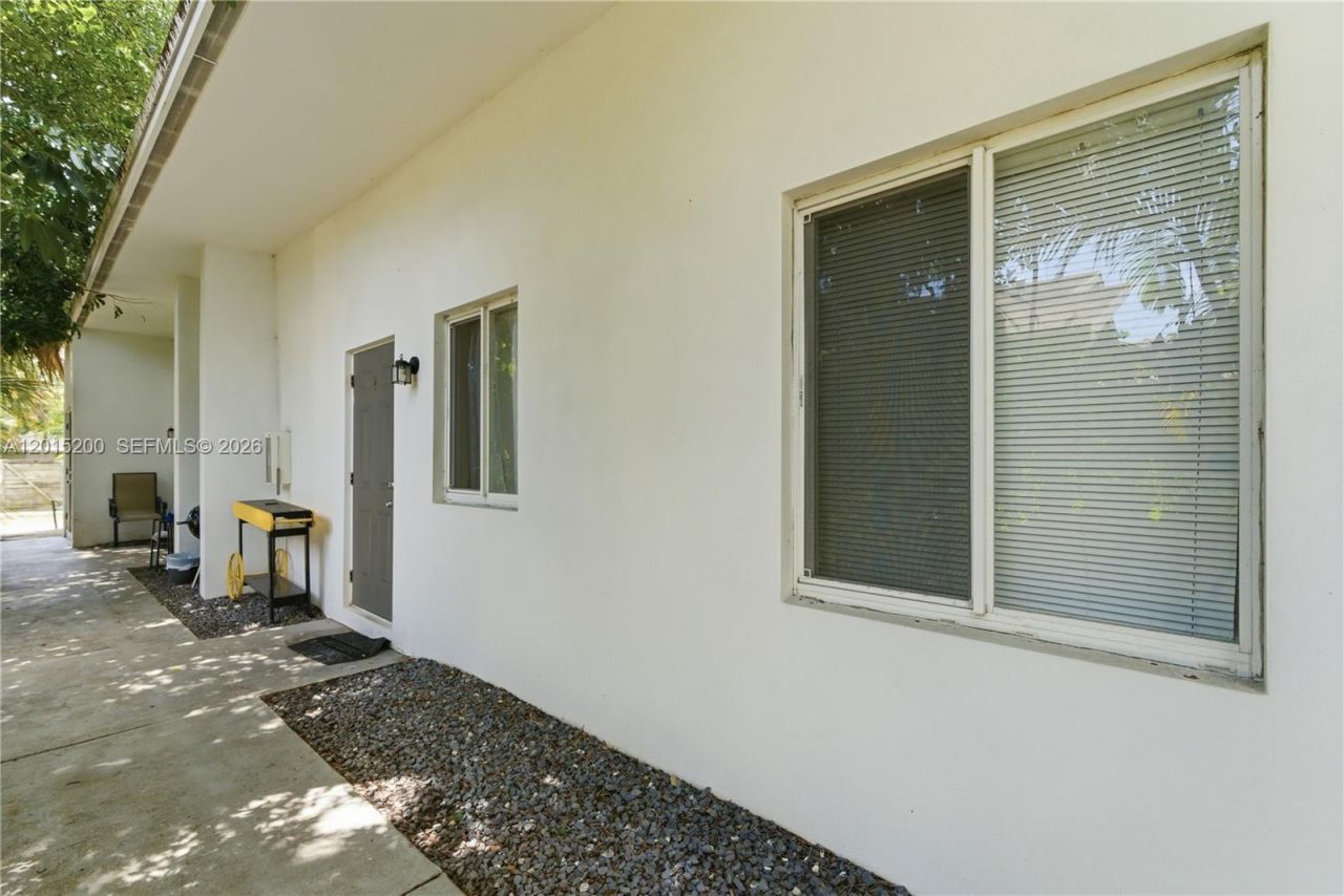 830 SE 14th St , Unit 2, Fort Lauderdale, FL 33316 Photo