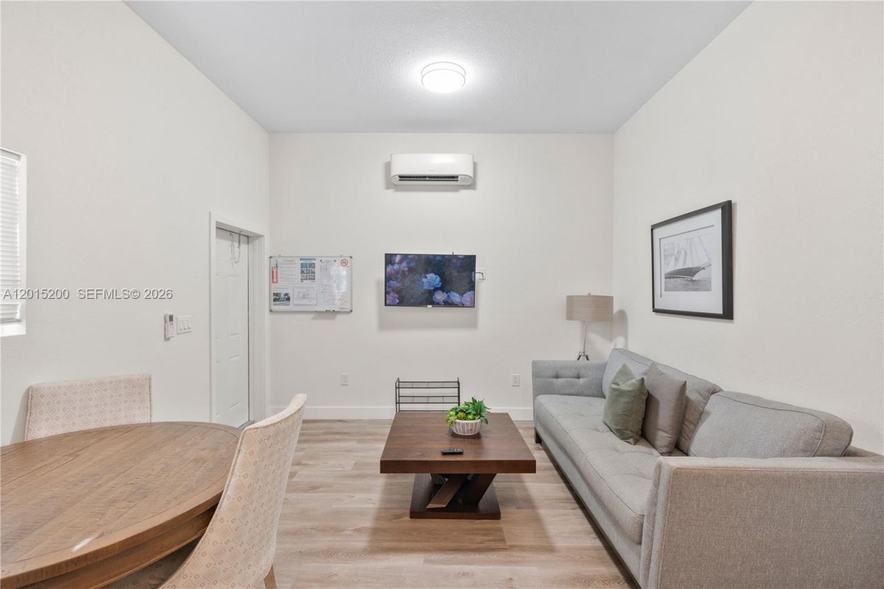 830 SE 14th St , Unit 2, Fort Lauderdale, FL 33316 Photo