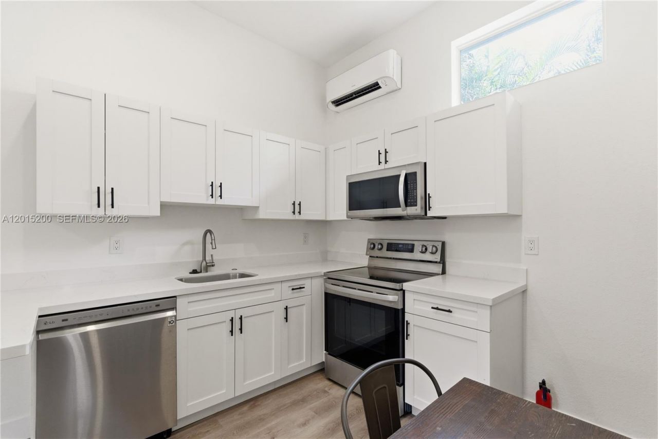 830 SE 14th St , Unit 2, Fort Lauderdale, FL 33316 Photo