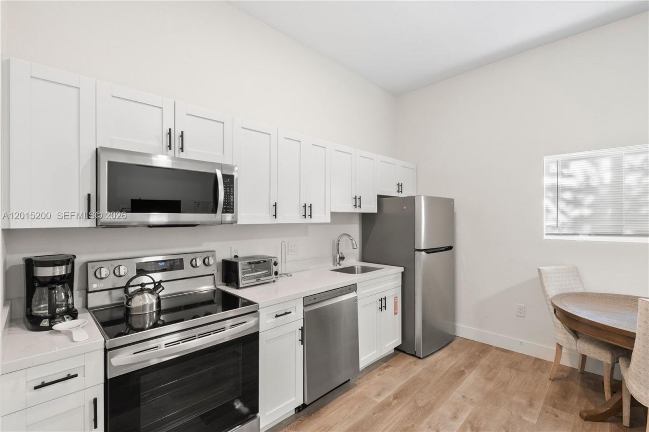 830 SE 14th St , Unit 2, Fort Lauderdale, FL 33316 Photo