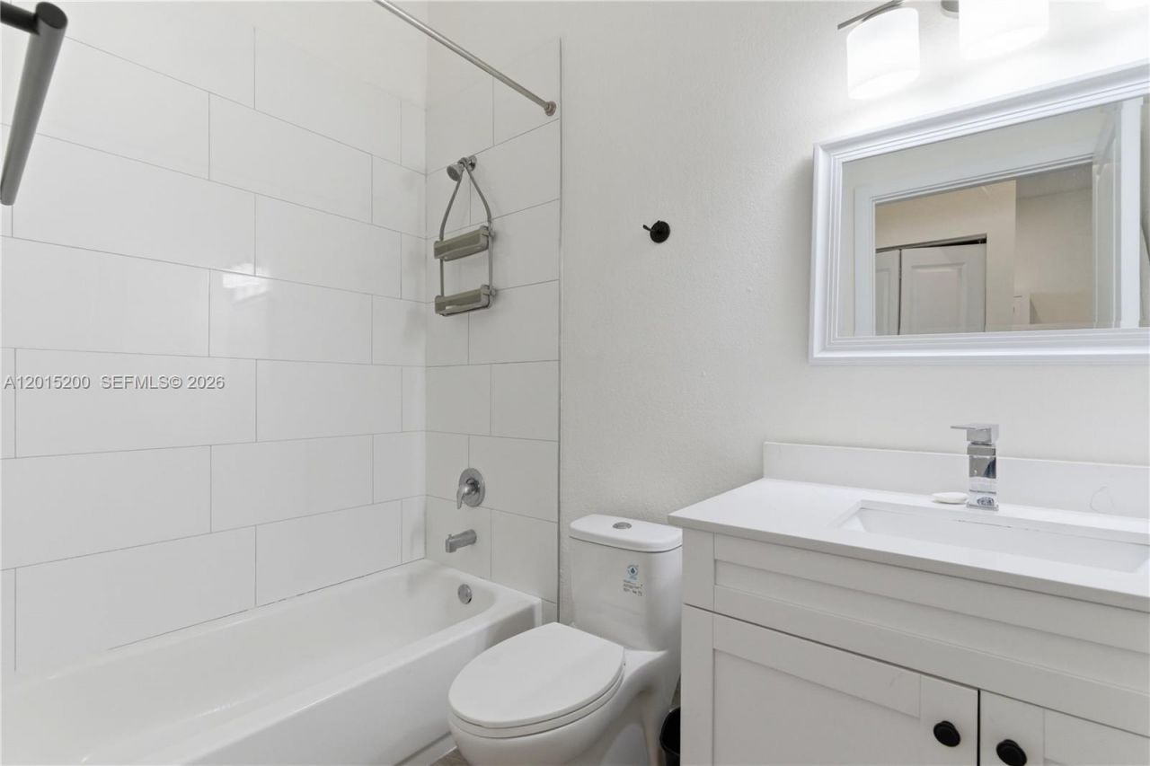 830 SE 14th St , Unit 2, Fort Lauderdale, FL 33316 Photo