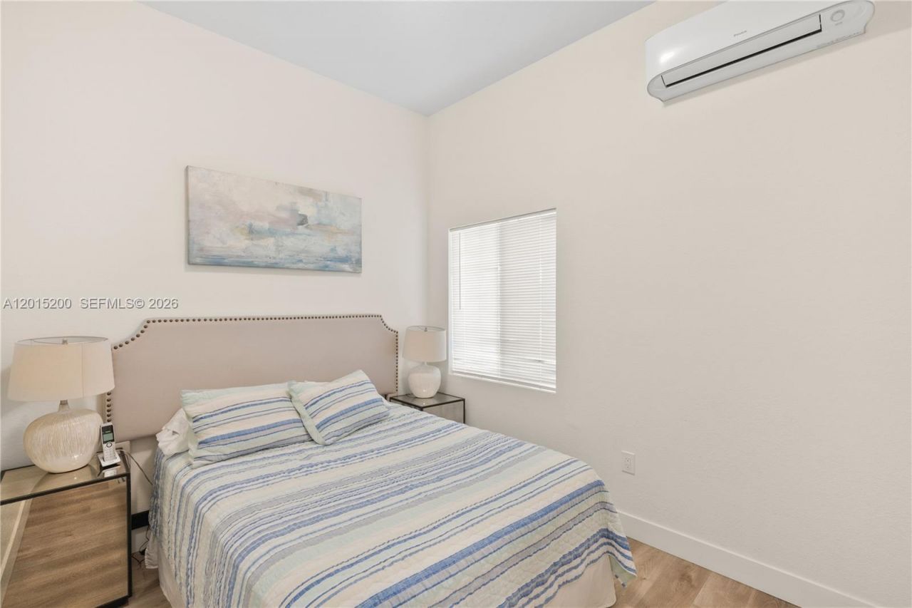 830 SE 14th St , Unit 2, Fort Lauderdale, FL 33316 Photo