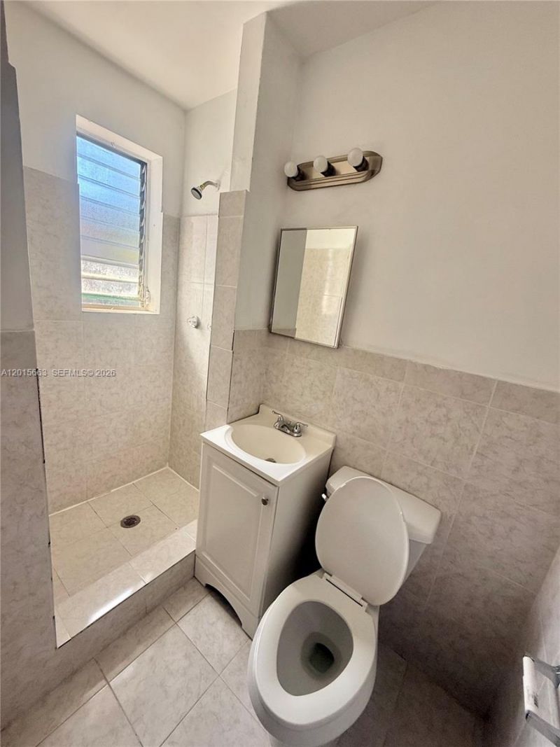 1903 Thomas St , Unit 8, Hollywood, FL 33020 Photo
