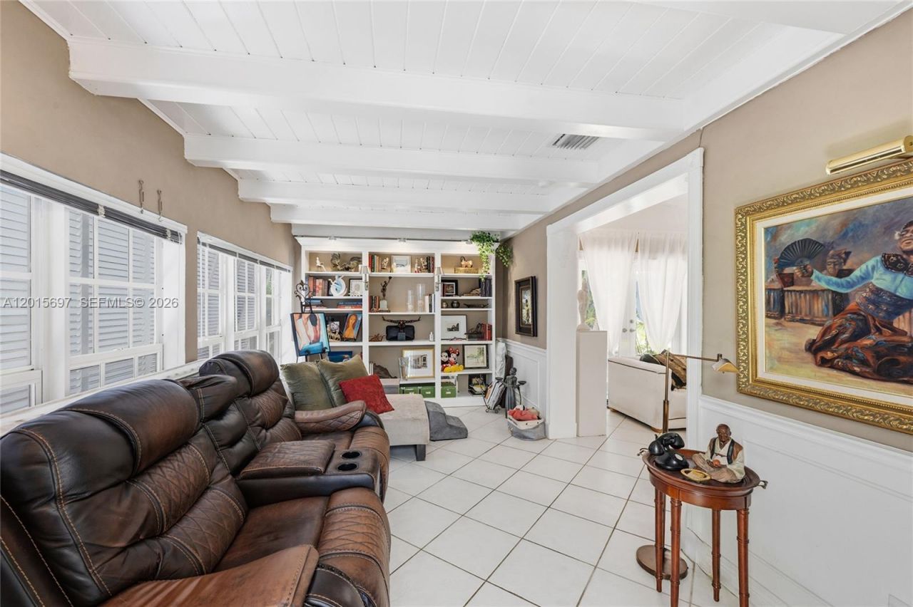636 NE 17th Ter, Fort Lauderdale, FL 33304 Photo
