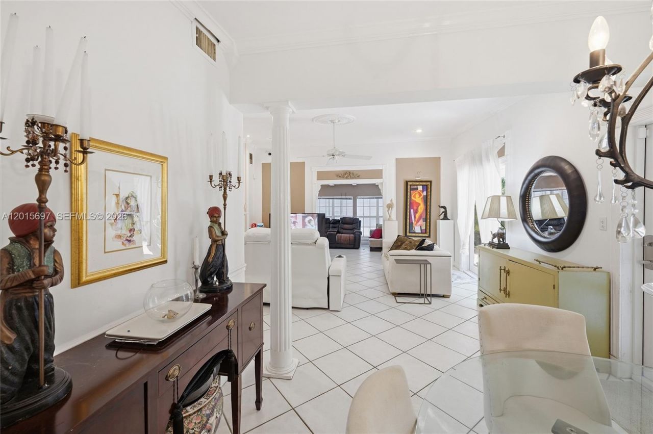 636 NE 17th Ter, Fort Lauderdale, FL 33304 Photo