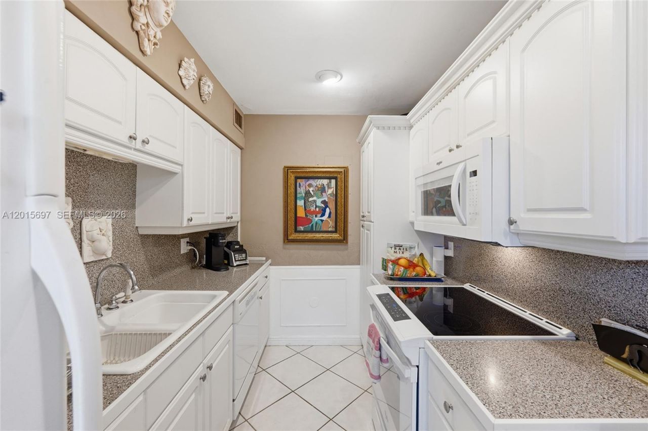 636 NE 17th Ter, Fort Lauderdale, FL 33304 Photo