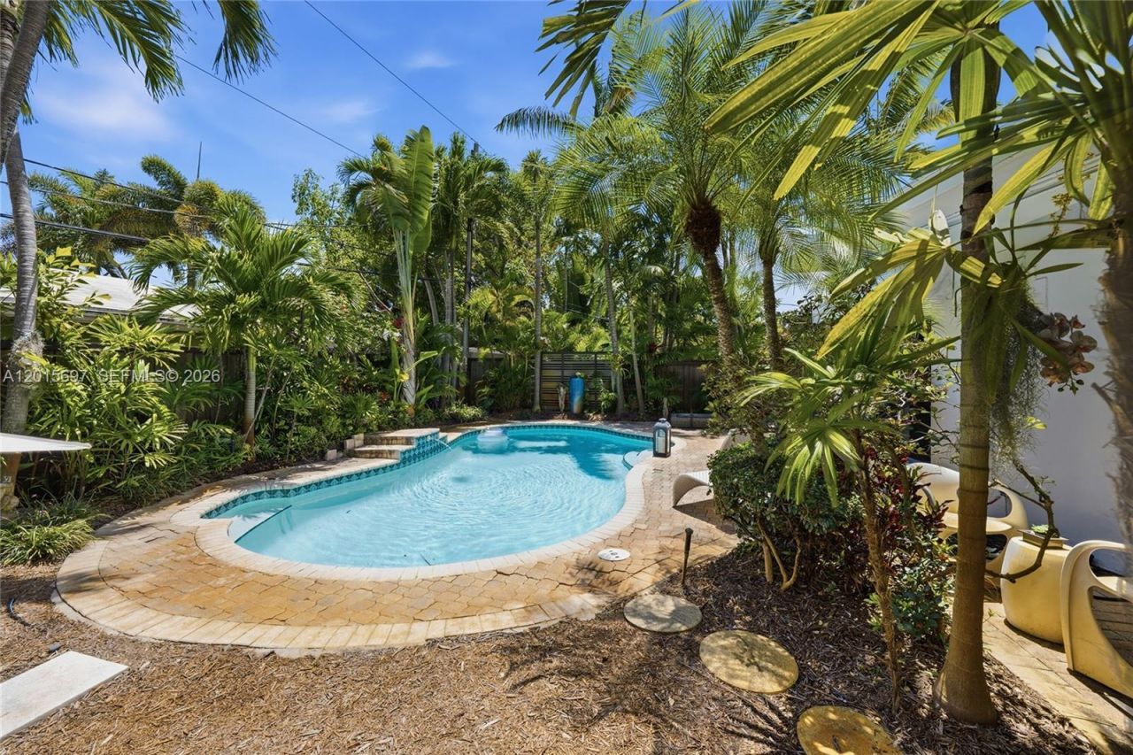 636 NE 17th Ter, Fort Lauderdale, FL 33304 Photo