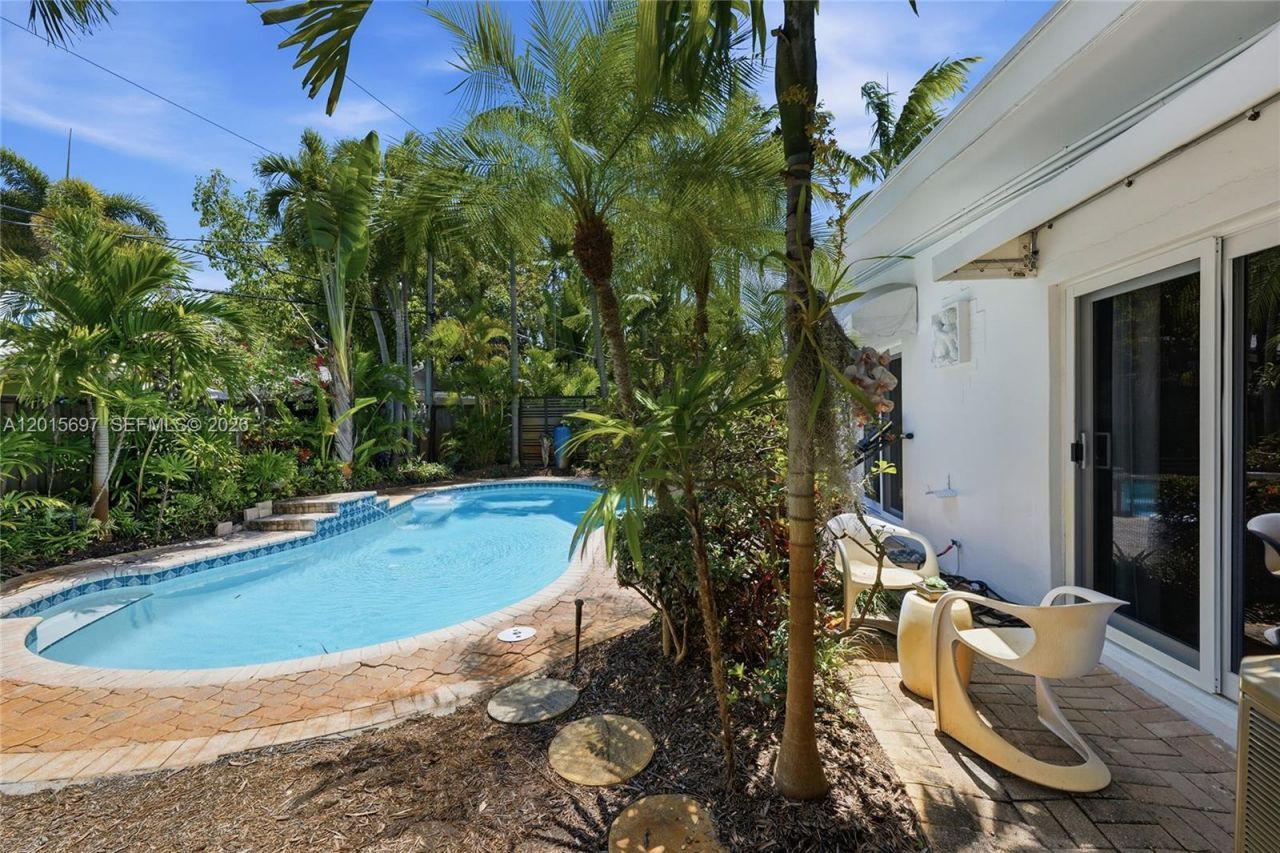 636 NE 17th Ter, Fort Lauderdale, FL 33304 Photo
