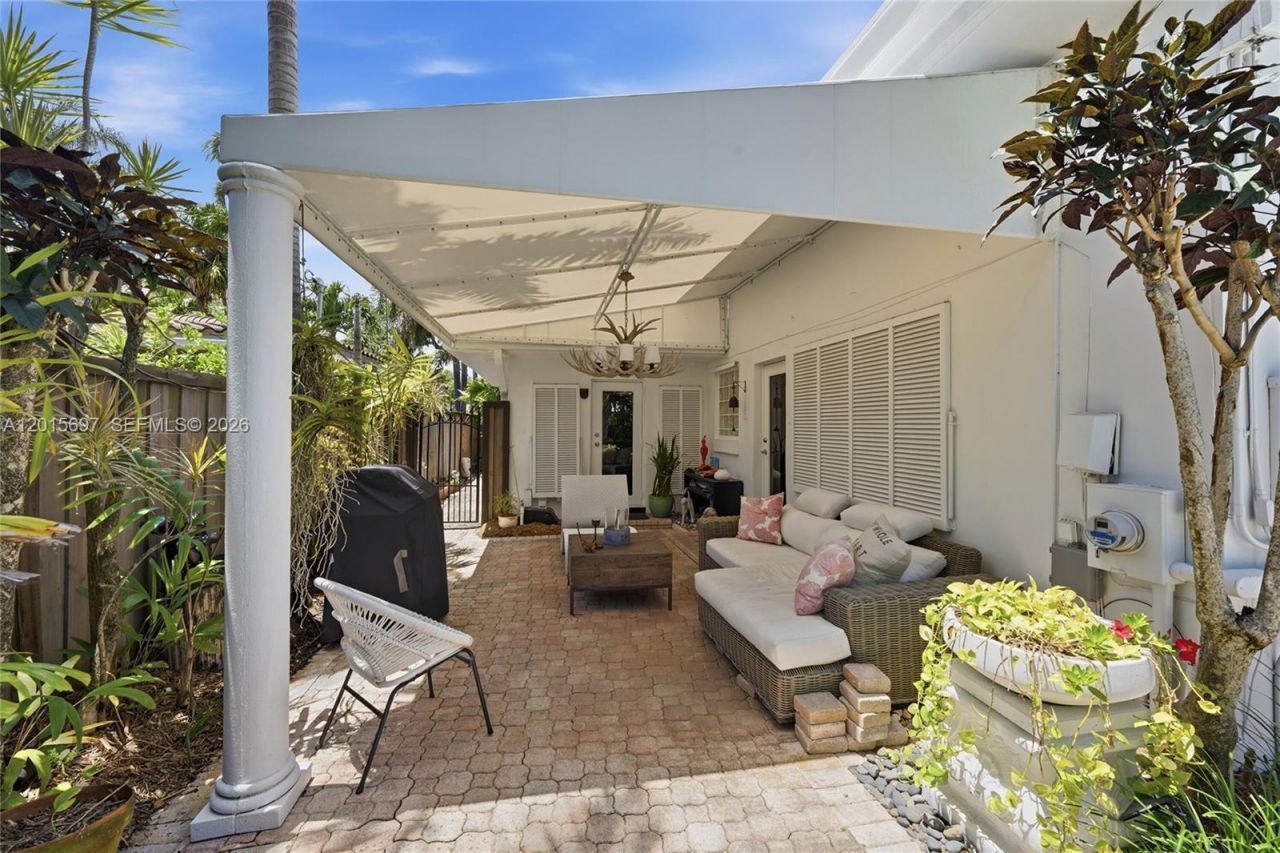 636 NE 17th Ter, Fort Lauderdale, FL 33304 Photo
