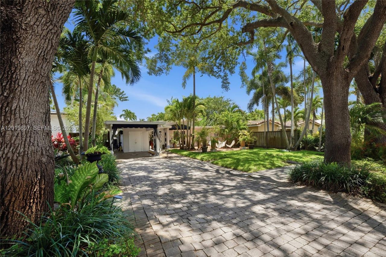 636 NE 17th Ter, Fort Lauderdale, FL 33304 Photo