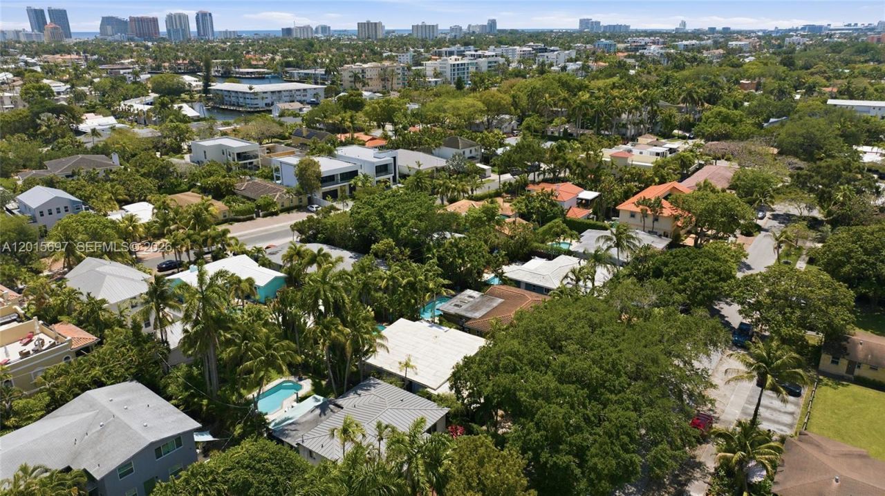 636 NE 17th Ter, Fort Lauderdale, FL 33304 Photo