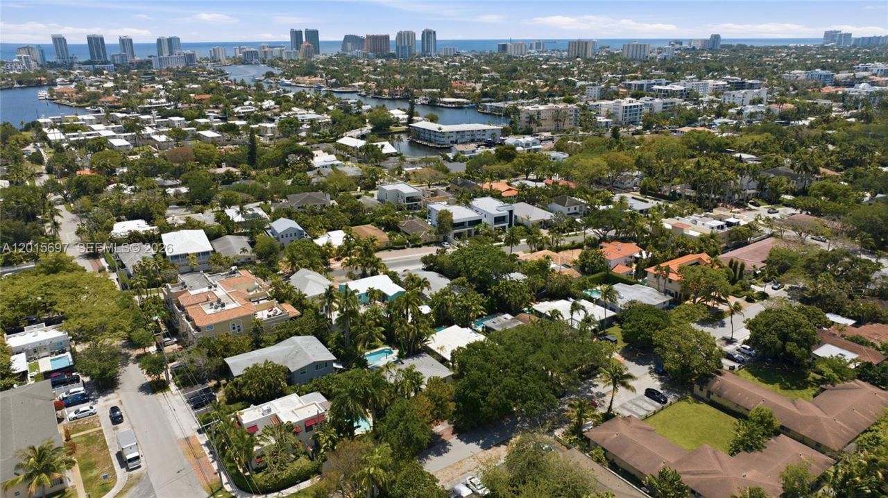 636 NE 17th Ter, Fort Lauderdale, FL 33304 Photo