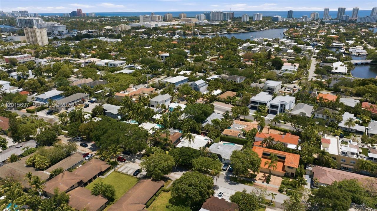 636 NE 17th Ter, Fort Lauderdale, FL 33304 Photo